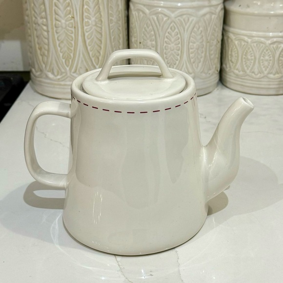 Rae Dunn White 'MERRY CHRISTMAS' Ceramic Teapot - Picture 4 of 4
